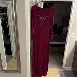 Elegant Burgundy Maxi Dress